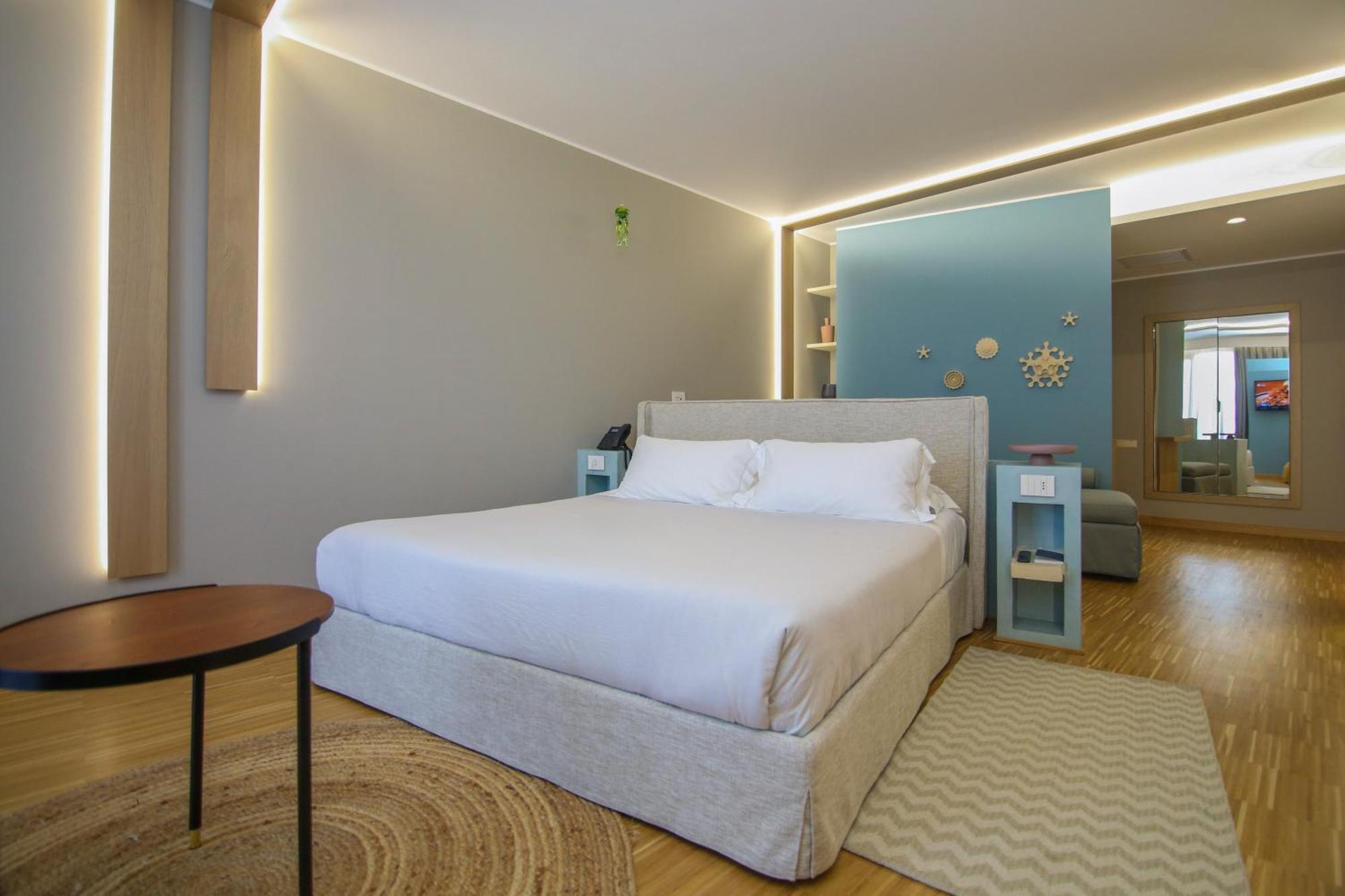 Hotel Vlora Priam, Affiliated By Melia Exteriör bild