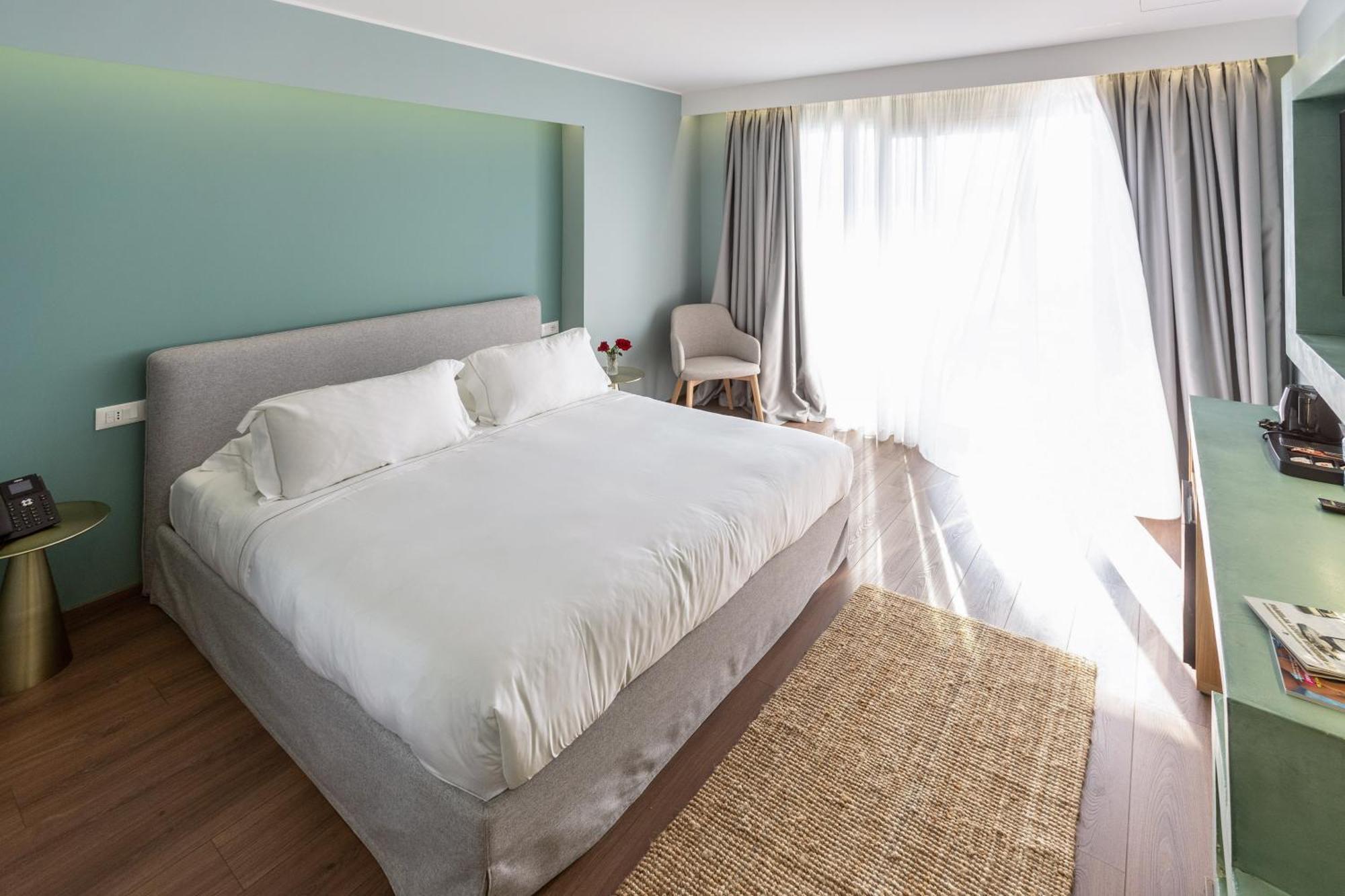 Hotel Vlora Priam, Affiliated By Melia Exteriör bild