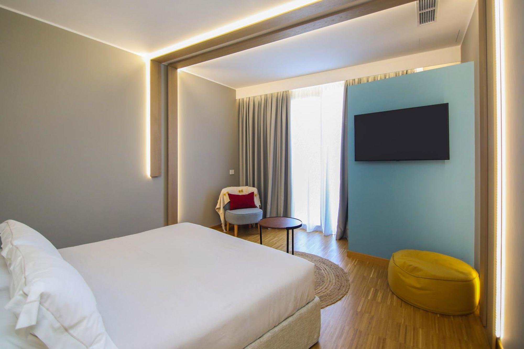 Hotel Vlora Priam, Affiliated By Melia Exteriör bild