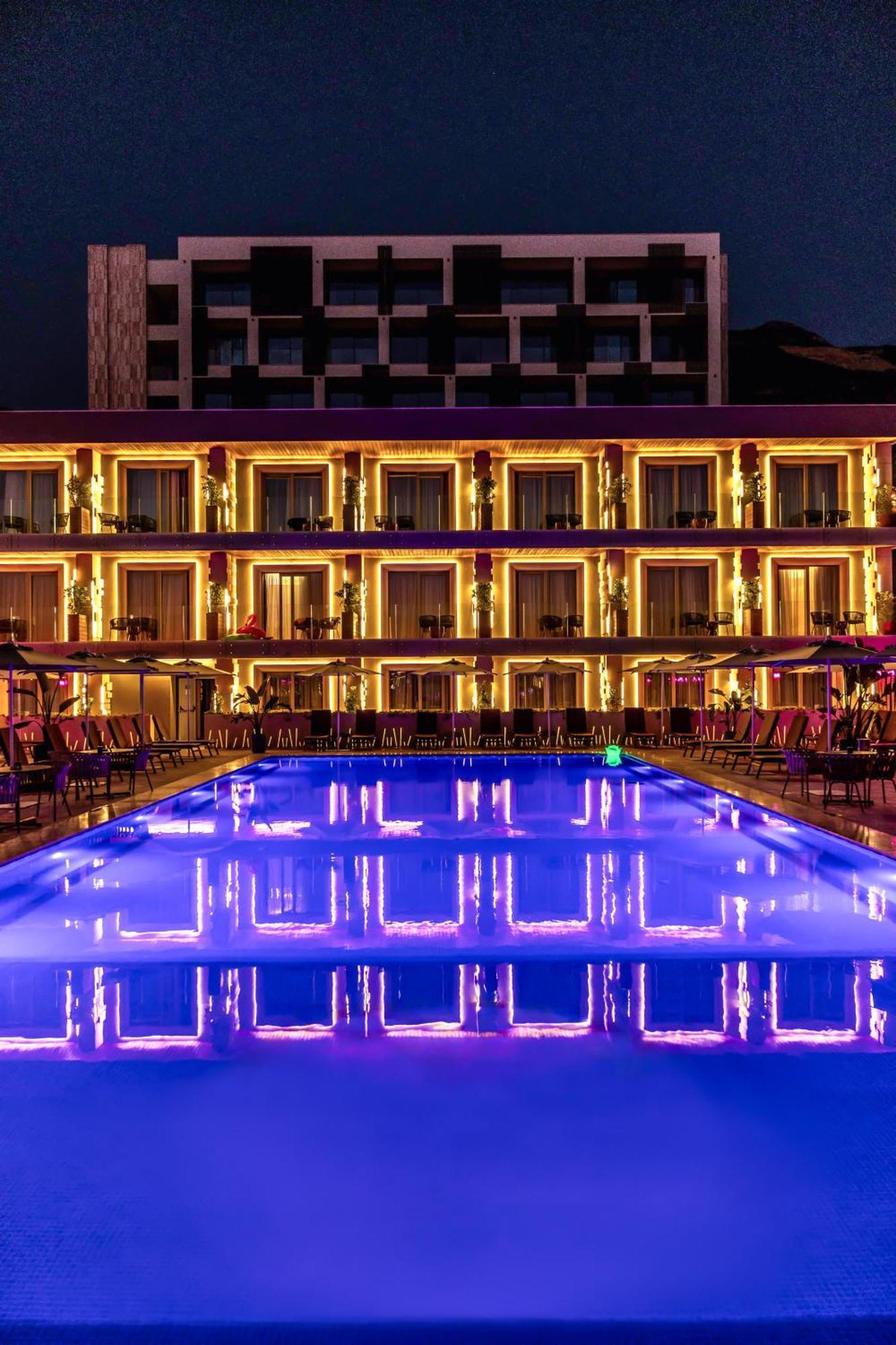 Hotel Vlora Priam, Affiliated By Melia Exteriör bild