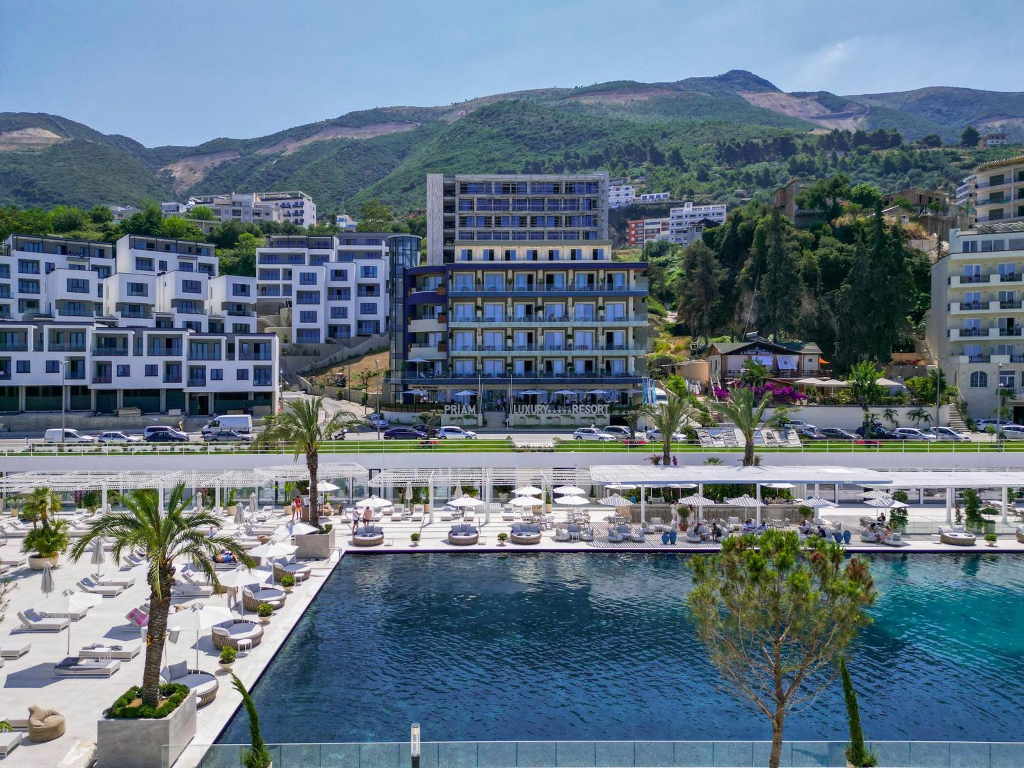Hotel Vlora Priam, Affiliated By Melia Exteriör bild