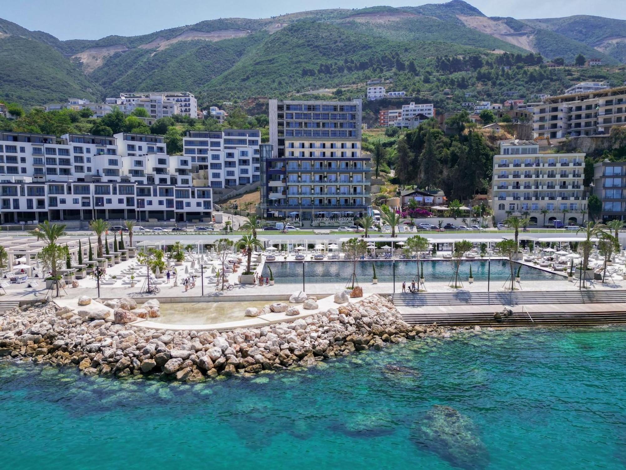 Hotel Vlora Priam, Affiliated By Melia Exteriör bild
